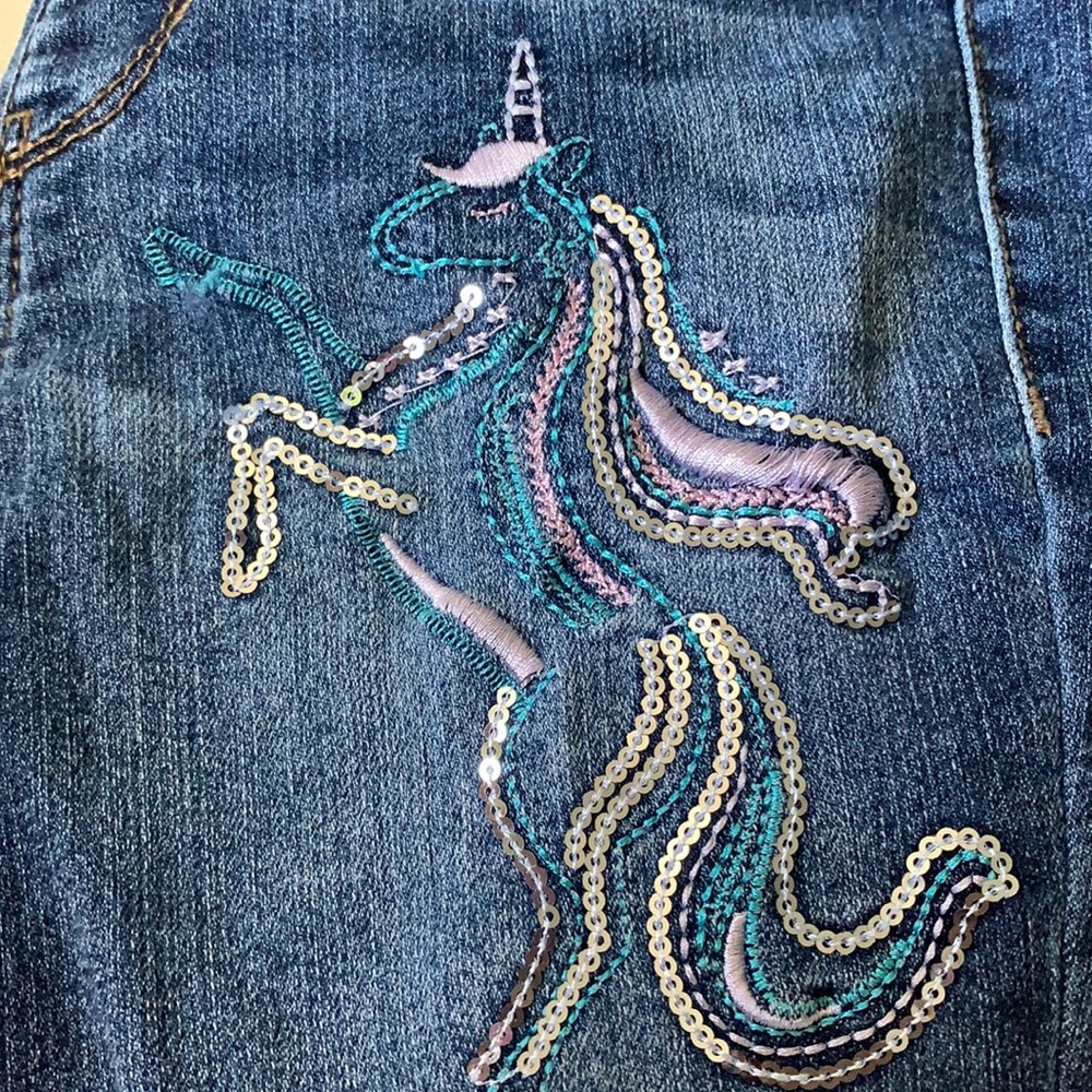 Unicorn embroidery with sequins!